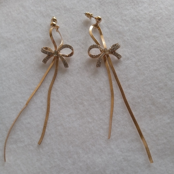 Long Ribbon Bow Pierced Earrings. - Picture 7 of 9
